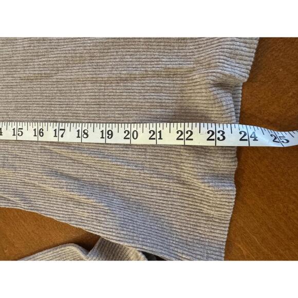 Old Navy Women's Gray Ribbed Turtleneck Top Size L - Picture 3 of 4